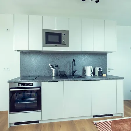 Leonart Living 61 *